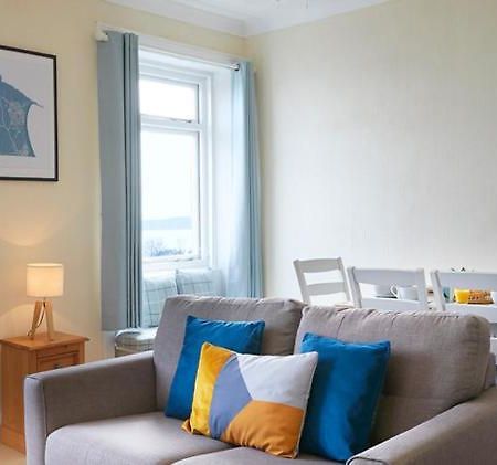 Seaview At The Crescent Villa Файли Екстериор снимка